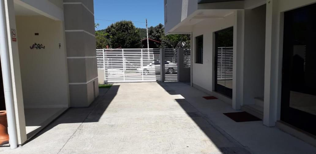 Residencial Franca Garopaba Apartment Exterior photo
